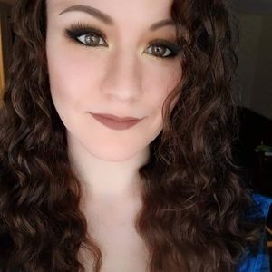 Meet your Posher, Justine